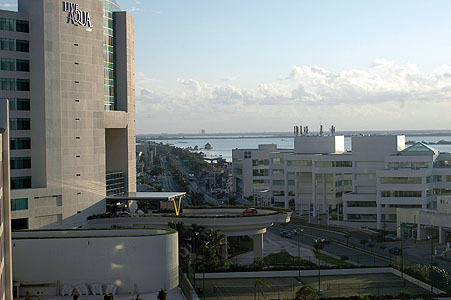 Tuesday, November 2, 2010 Cancun 009.JPG